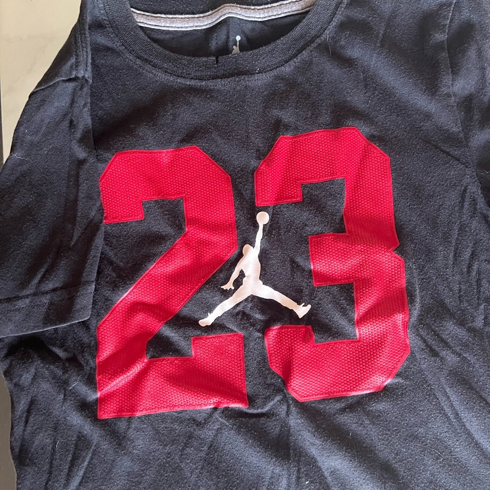 Boys Size Small Jordan shirt